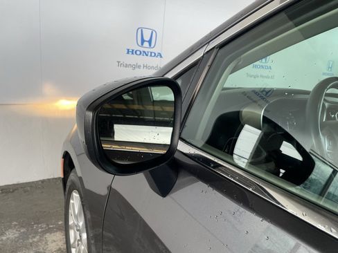 Used 2022 Chrysler Voyager LX image 36