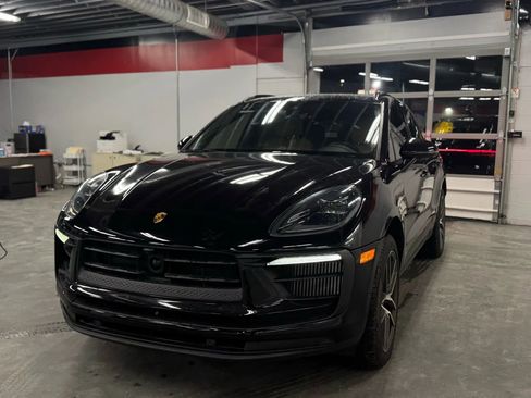 Used 2024 Porsche Macan S w/ Premium Plus Package image 2