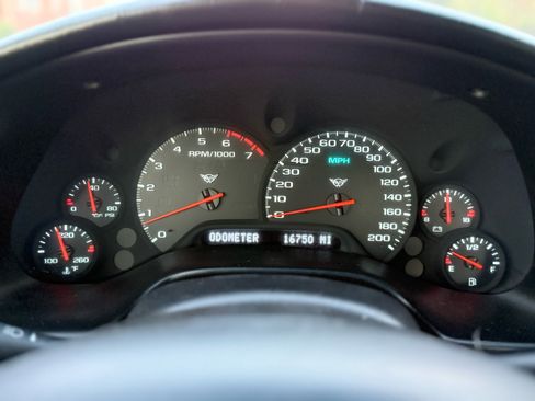 Used 1997 Chevrolet Corvette Coupe w/ Memory Pkg image 3