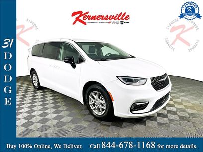 Used 2024 Chrysler Pacifica Touring-L