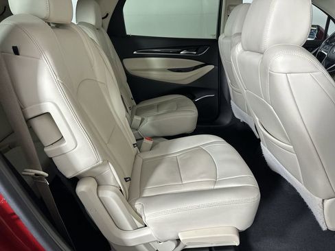Used 2022 Buick Enclave Essence image 27