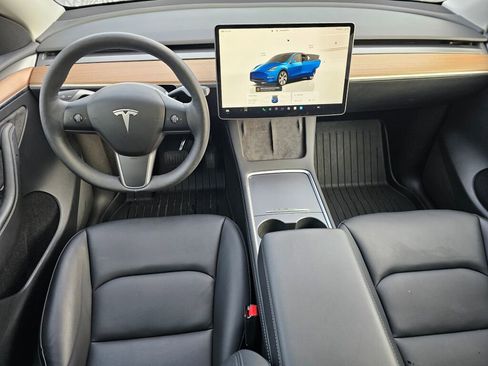Used 2023 Tesla Model Y Long Range image 19
