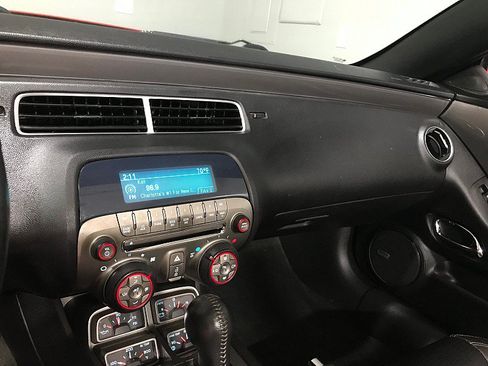 Used 2011 Chevrolet Camaro LT RWD image 30