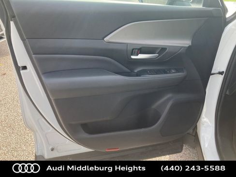 Used 2024 Toyota Grand Highlander XLE image 10