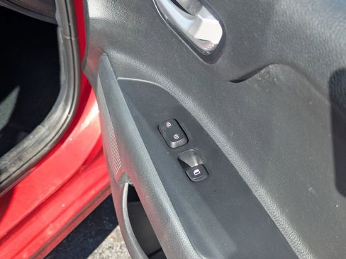 Used 2023 Kia Rio S image 32