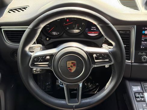 Used 2018 Porsche Macan AWD/4WD image 24