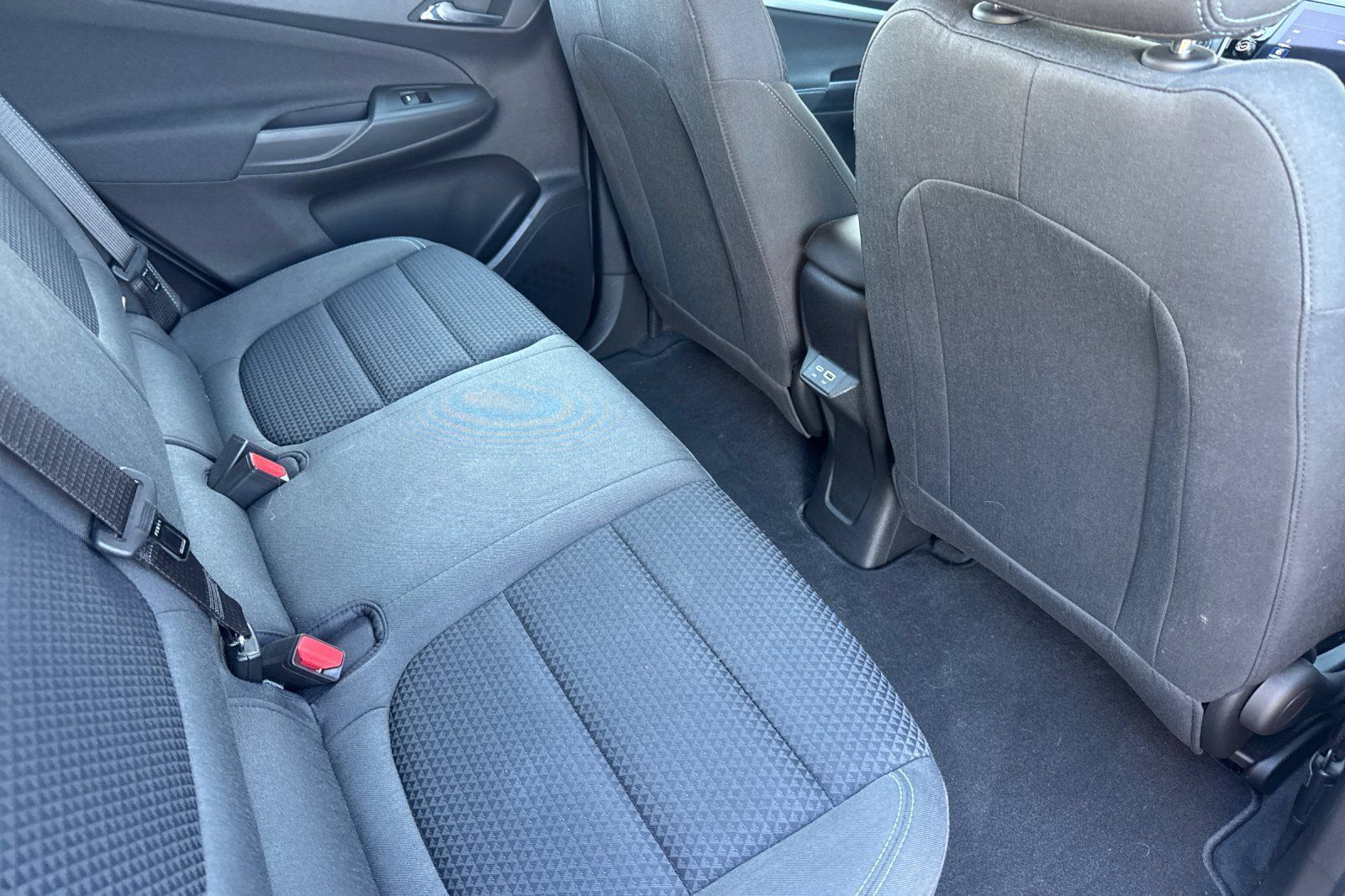 Used 2023 Chevrolet Bolt EUV LT FWD image 19