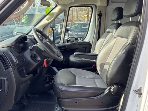 Used 2020 RAM ProMaster 2500 w/ Interior Convenience Group FWD image 5