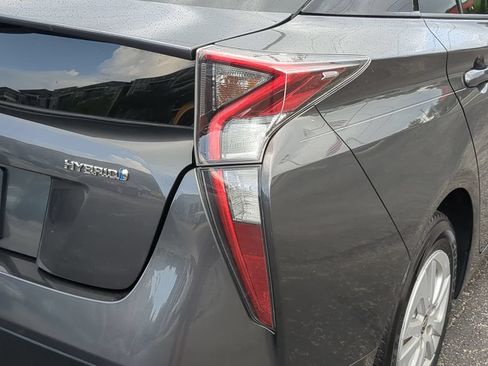 Used 2017 Toyota Prius Two FWD image 8