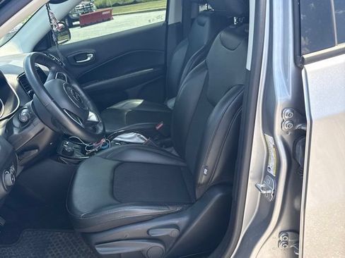 Used 2019 Jeep Compass Latitude AWD/4WD image 11