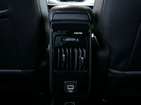 Used 2025 Jeep Compass Latitude image 12