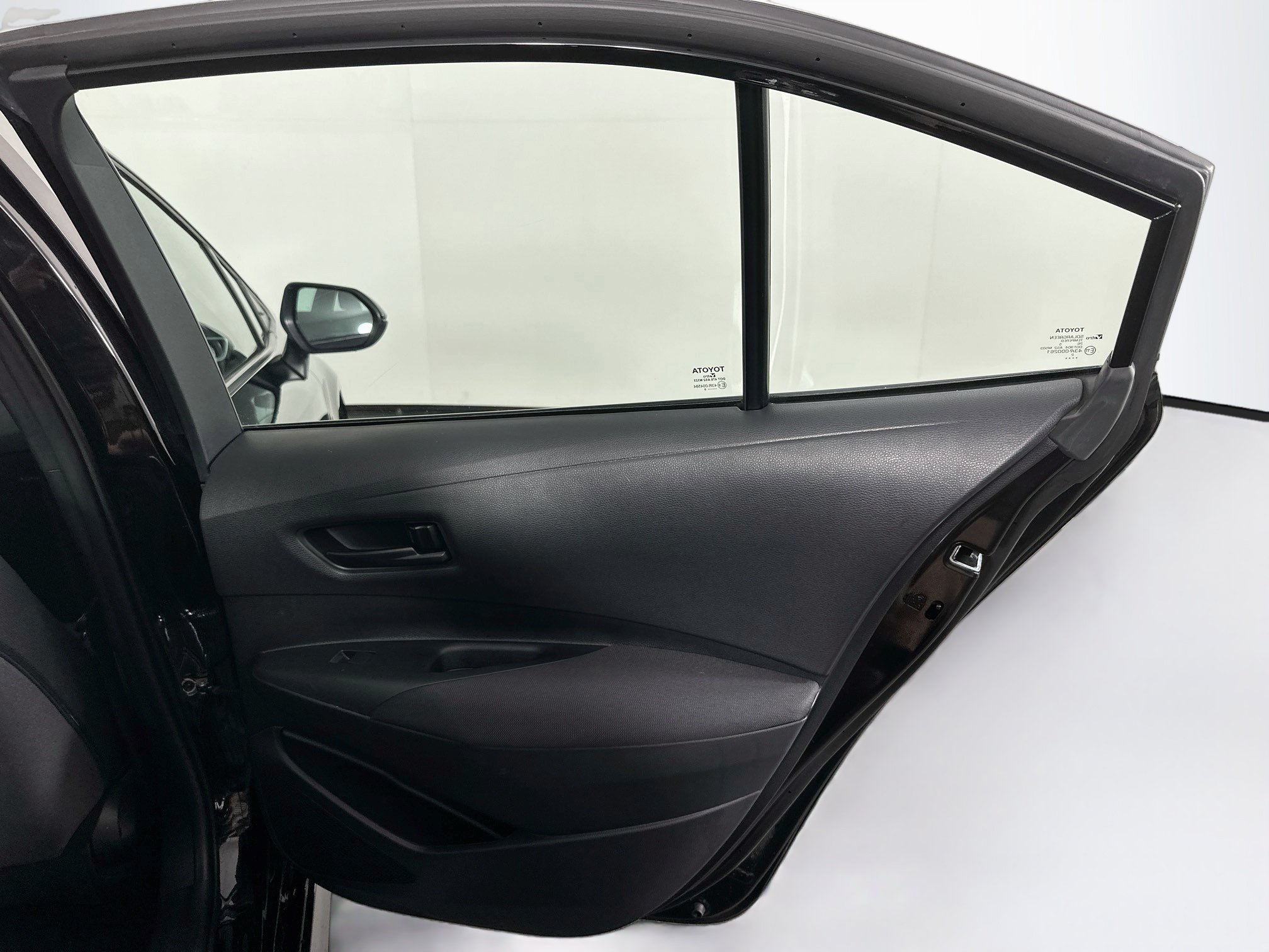 Used 2025 Toyota Corolla LE FWD image 28