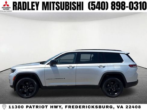 Used 2023 Jeep Grand Cherokee L Limited w/ Black Appearance Package AWD/4WD image 21