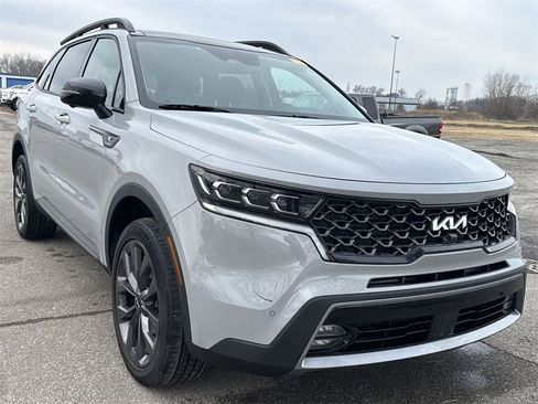 Used 2022 Kia Sorento SX Prestige image 2