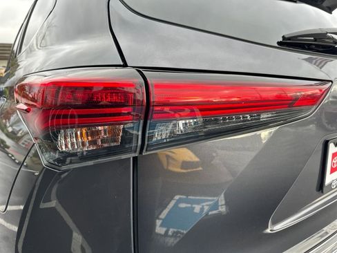 Certified 2020 Toyota Highlander Limited image 10