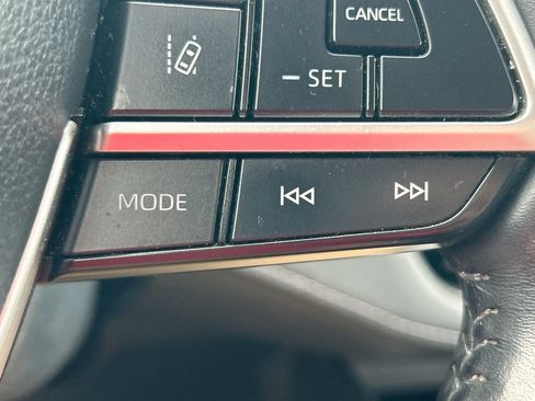 Used 2022 Toyota Highlander Limited FWD image 18