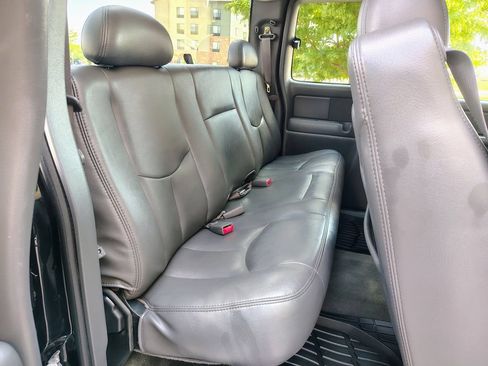 Used 2004 Chevrolet Silverado 2500 LT w/ Skid Plate Package AWD/4WD image 18