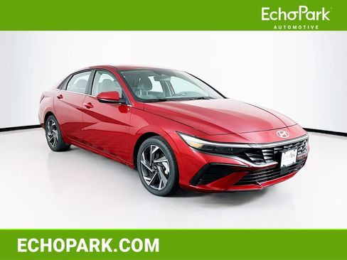 Used 2025 Hyundai Elantra SEL FWD image 1