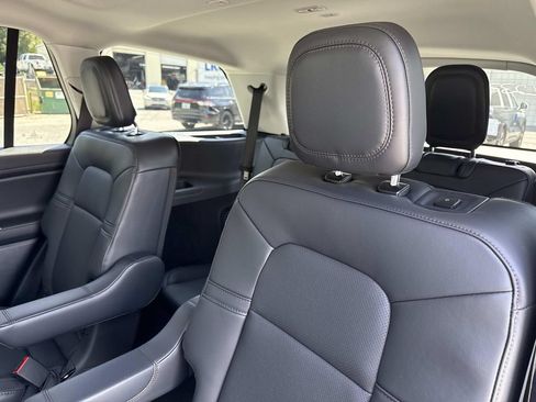 New 2026 Lincoln Aviator 2WD image 14