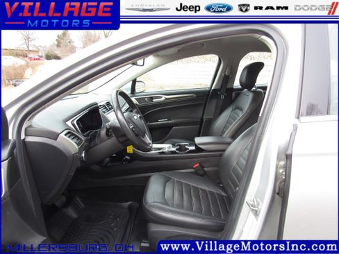 Used 2014 Ford Fusion SE w/ Equipment Group 202A image 16