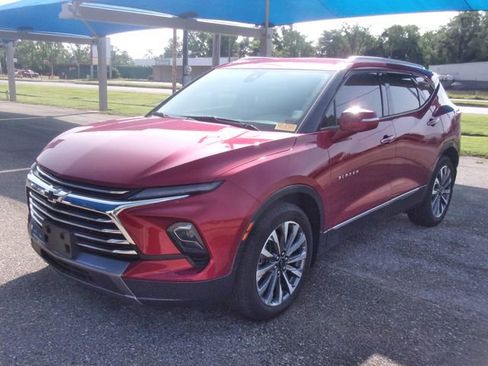 Used 2023 Chevrolet Blazer Premier w/ Driver Confidence II Package AWD/4WD image 3