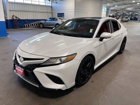 Used 2019 Toyota Camry XSE image 7