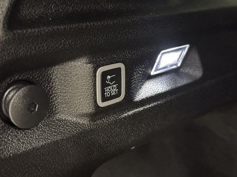 Used 2023 Jeep Grand Cherokee L Limited AWD/4WD image 20