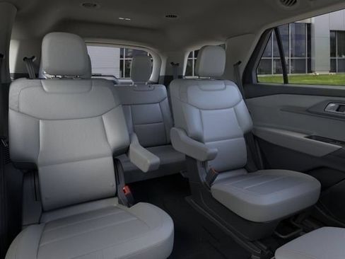 Used 2026 Ford Explorer Active w/ Active Comfort Package AWD/4WD image 11