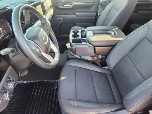 Used 2024 GMC Sierra 1500 SLE image 13