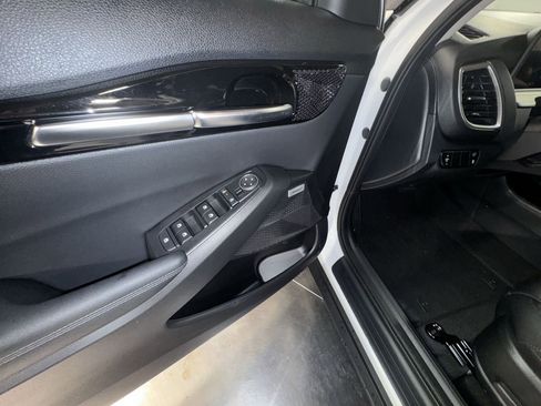 New 2026 Kia Seltos SX image 17