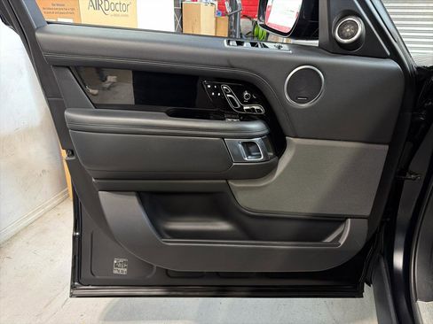 Used 2020 Land Rover Range Rover Long Wheelbase HSE image 15