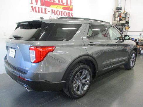 Used 2023 Ford Explorer XLT w/ Equipment Group 202A AWD/4WD image 7