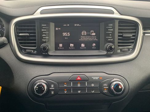 Used 2020 Kia Sorento FWD V6 image 17