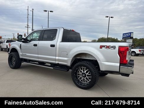 Used 2017 Ford F250 XLT w/ XLT Value Package image 14