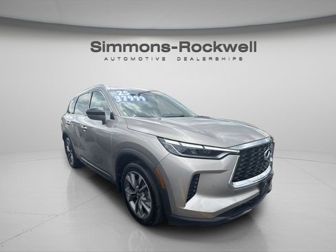 Used 2025 INFINITI QX60 Luxe AWD/4WD image 5