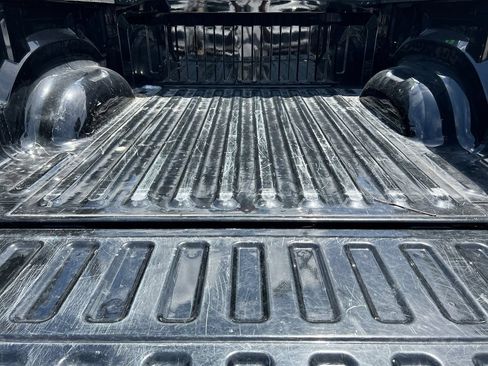 Used 2025 RAM 1500 Laramie AWD/4WD image 24