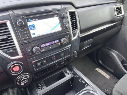 Used 2018 Nissan Titan SV w/ SV Convenience Package AWD/4WD image 34