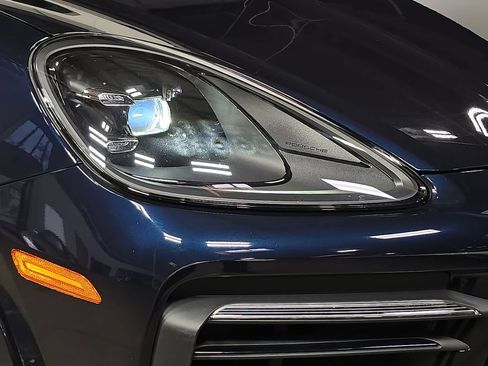 Certified 2023 Porsche Cayenne Coupe AWD/4WD image 12