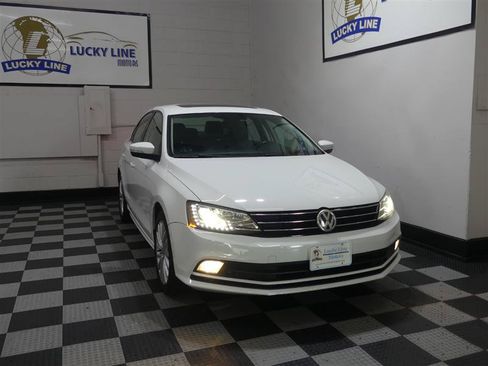 Used 2015 Volkswagen Jetta SE FWD image 5
