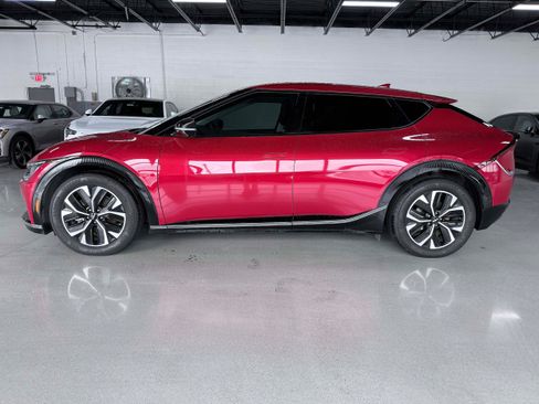 Used 2024 Kia EV6 Wind w/ Wind Technology Package AWD/4WD image 3