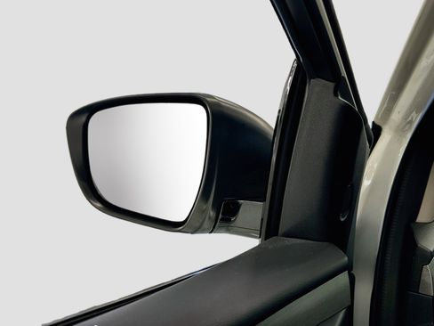 Used 2023 Nissan Murano S AWD/4WD image 16