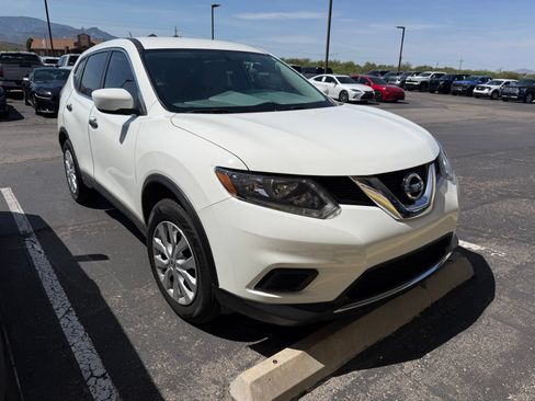Used 2016 Nissan Rogue S FWD image 3