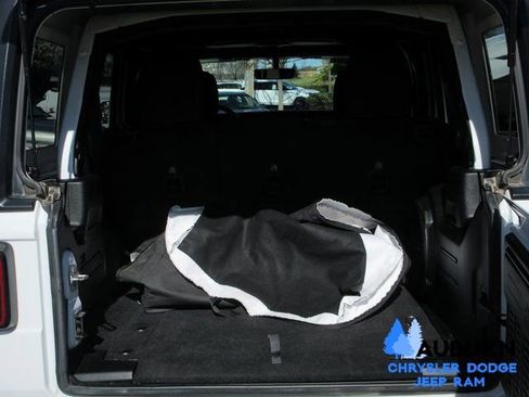 Used 2022 Jeep Wrangler Unlimited Rubicon image 6