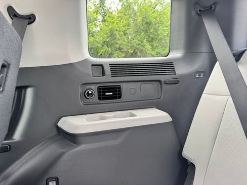 Used 2025 Hyundai Santa Fe SEL FWD image 31