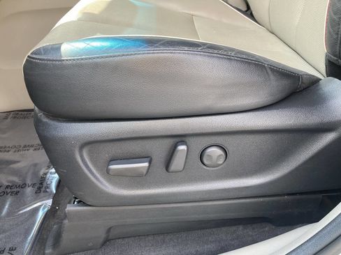 Used 2019 Kia Sedona EX image 36