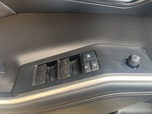 Used 2022 Toyota Highlander XLE image 39