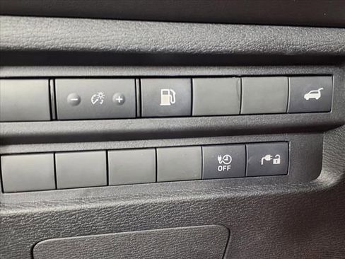 Used 2024 Mitsubishi Outlander SE image 28