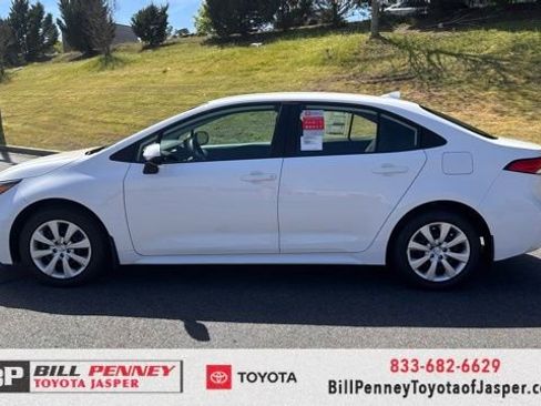 New 2026 Toyota Corolla LE image 2
