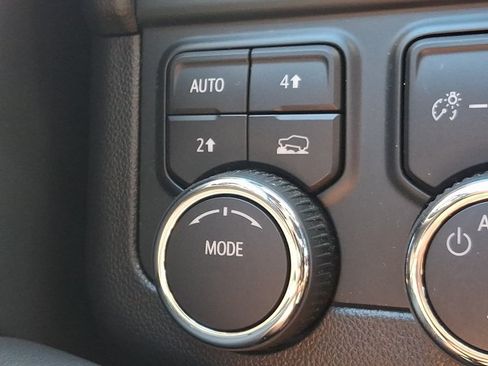 Used 2025 Chevrolet Tahoe LT AWD/4WD image 25