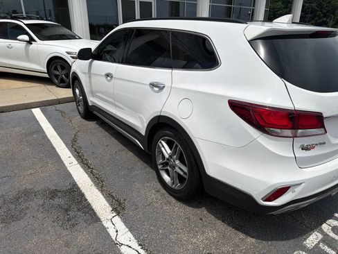 Used 2018 Hyundai Santa Fe Limited FWD image 3